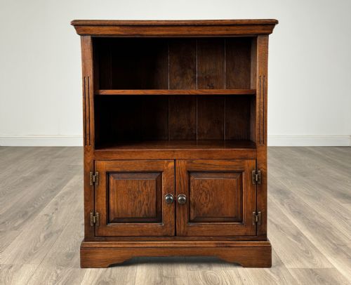 antique 20th century bookcase of small proportion in oak - CATEGORY: ANTIQUE BOOKCASES - DATED EDWARDIAN