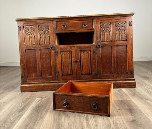 ANTIQUE 20TH CENTURY CARVED OAK SIDEBOARD - ADDITIONAL PHOTO 10