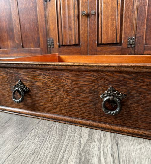 ANTIQUE 20TH CENTURY CARVED OAK SIDEBOARD - ADDITIONAL PHOTO 11