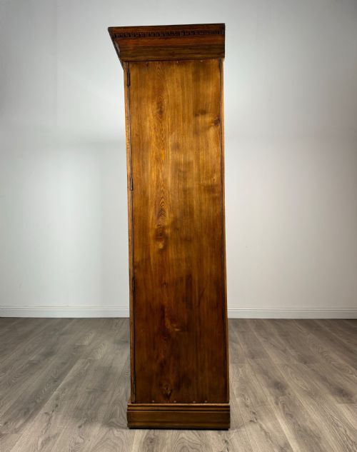ANTIQUE 19TH CENTURY QUALITY WARDROBE IN OAK - ADDITIONAL PHOTO 2