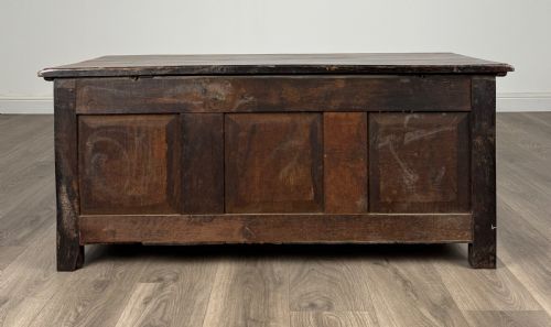 ANTIQUE 18TH CENTURY CARVED BLANKET BOX IN OAK - ADDITIONAL PHOTO 4