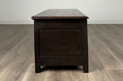 ANTIQUE 18TH CENTURY CARVED BLANKET BOX IN OAK - ADDITIONAL PHOTO 6