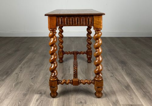ANTIQUE 20TH CENTURY BARLEY TWIST SIDE TABLE IN GOLDEN OAK - ADDITIONAL PHOTO 6
