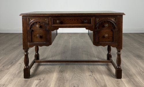 antique 20th century leather top writing desk in oak - CATEGORY: ANTIQUE DESKS - DATED EDWARDIAN