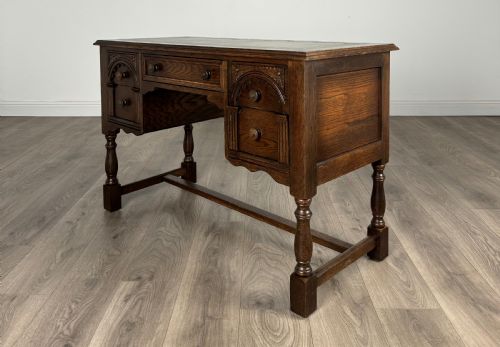 ANTIQUE 20TH CENTURY LEATHER TOP WRITING DESK IN OAK - ADDITIONAL PHOTO 1
