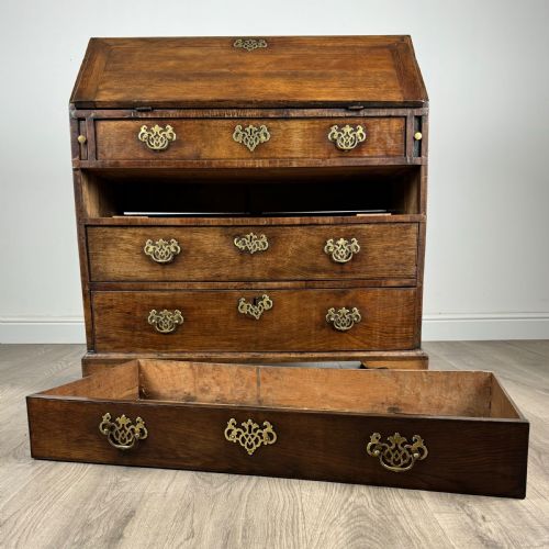ANTIQUE 18TH CENTURY BUREAU IN OAK - ADDITIONAL PHOTO 10