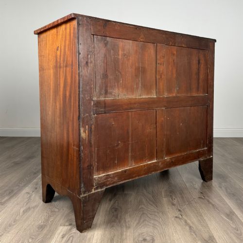 ANTIQUE 18TH CENTURY BOW FRONT CHEST OF DRAWERS - ADDITIONAL PHOTO 3