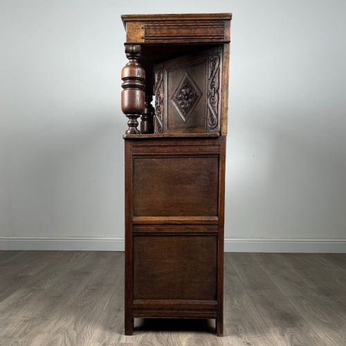ANTIQUE 19TH CENTURY HEAVILY CARVED COURT CUPBOARD IN OAK - ADDITIONAL PHOTO 3