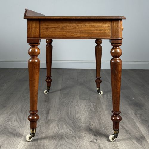 ANTIQUE 19TH CENTURY FINE QUALITY WRITING TABLE IN MAHOGANY - ADDITIONAL PHOTO 6