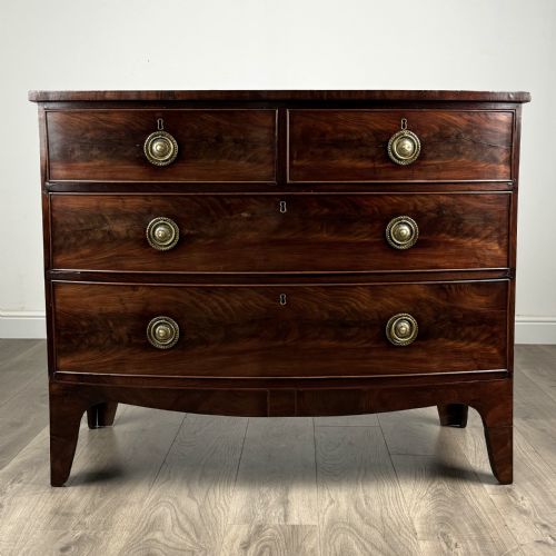 antique 18th century bow front chest of drawers in mahogany - CATEGORY: ANTIQUE CHEST OF DRAWERS - DATED GEORGIAN