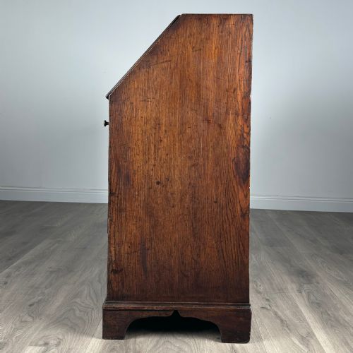 ANTIQUE 18TH CENTURY FINE QUALITY BUREAU IN OAK - ADDITIONAL PHOTO 3
