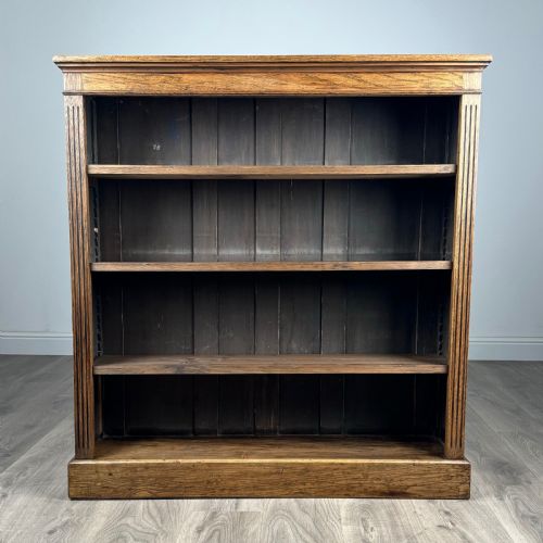 antique 19th century open bookcase in oak - CATEGORY: ANTIQUE BOOKCASES - DATED VICTORIAN