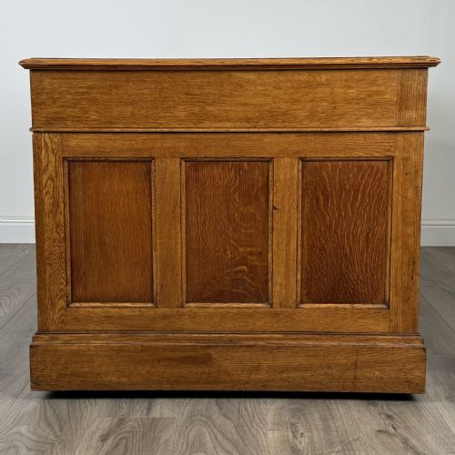 ANTIQUE 19TH CENTURY GOLDEN OAK PEDESTAL DESK OF THE FINEST QUALITY - ADDITIONAL PHOTO 6