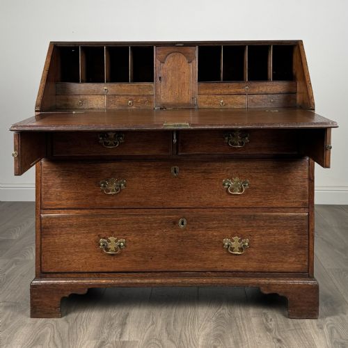 ANTIQUE 18TH CENTURY FINE QUALITY OAK BUREAU - ADDITIONAL PHOTO 1
