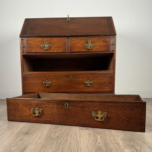 ANTIQUE 18TH CENTURY FINE QUALITY OAK BUREAU - ADDITIONAL PHOTO 11