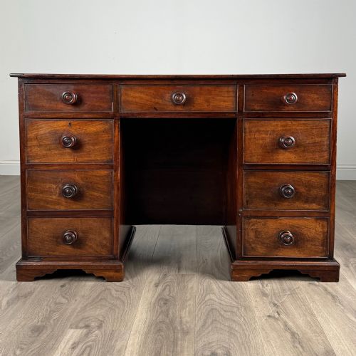antique 19th century desk in mahogany - CATEGORY: ANTIQUE DESKS - DATED VICTORIAN