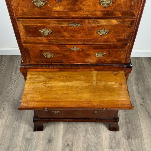 ANTIQUE EARLY 18TH CENTURY DWARF CHEST ON CHEST IN WALNUT - ADDITIONAL PHOTO 8