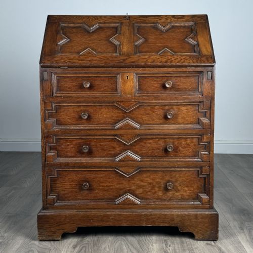 antique 20th century jacobean style bureau in oak - CATEGORY: ANTIQUE BUREAU - DATED EDWARDIAN