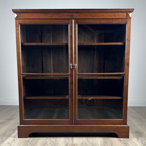 antique 20th century display cabinet in oak - CATEGORY: ANTIQUE BOOKCASES - DATED EDWARDIAN