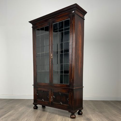 ANTIQUE 20TH CENTURY OAK DISPLAY CABINET - ADDITIONAL PHOTO 2