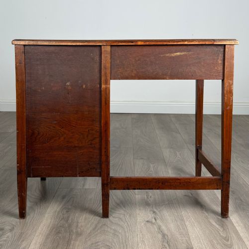 ANTIQUE 20TH CENTURY SINGLE PEDESTAL DESK IN OAK - ADDITIONAL PHOTO 4