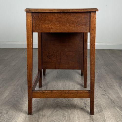 ANTIQUE 20TH CENTURY SINGLE PEDESTAL DESK IN OAK - ADDITIONAL PHOTO 6