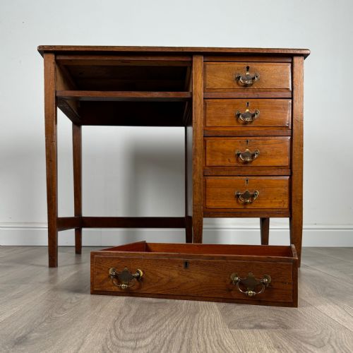 ANTIQUE 20TH CENTURY SINGLE PEDESTAL DESK IN OAK - ADDITIONAL PHOTO 9