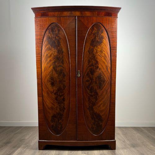 antique 20th century bow fronted wardrobe in mahogany - CATEGORY: ANTIQUE WARDROBES - DATED EDWARDIAN