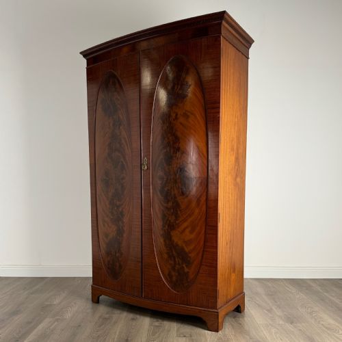 ANTIQUE 20TH CENTURY BOW FRONTED WARDROBE IN MAHOGANY - ADDITIONAL PHOTO 1