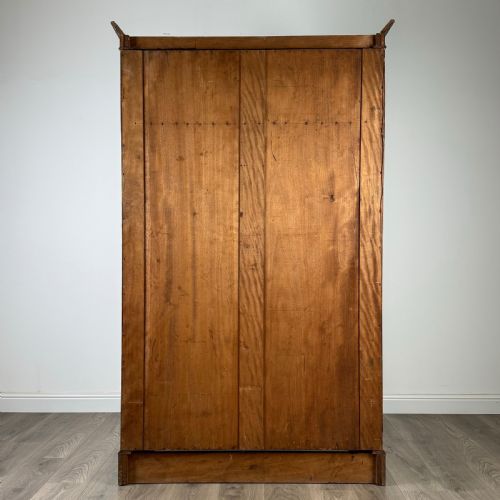 ANTIQUE 20TH CENTURY BOW FRONTED WARDROBE IN MAHOGANY - ADDITIONAL PHOTO 5