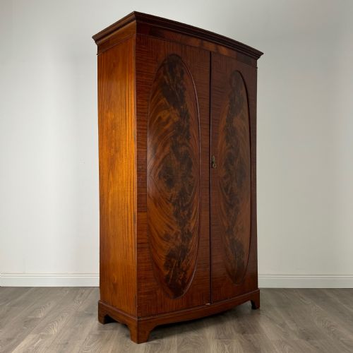 ANTIQUE 20TH CENTURY BOW FRONTED WARDROBE IN MAHOGANY - ADDITIONAL PHOTO 8