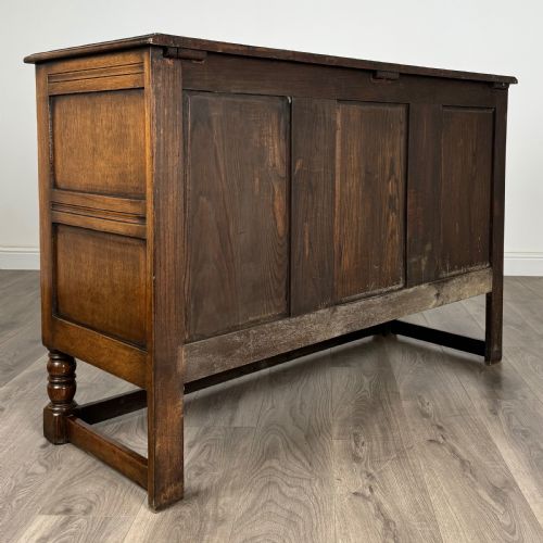ANTIQUE 20TH CENTURY GOOD QUALITY SIDEBOARD IN OAK - ADDITIONAL PHOTO 4