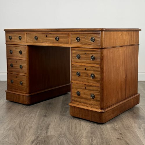 ANTIQUE 19TH CENTURY PEDESTAL DESK OF FINE QUALITY IN MAHOGANY - ADDITIONAL PHOTO 1