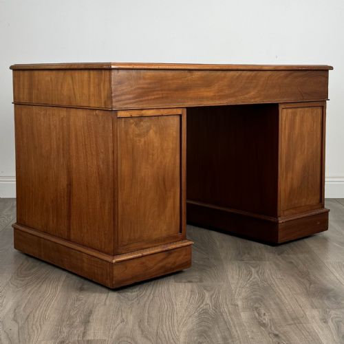 ANTIQUE 19TH CENTURY PEDESTAL DESK OF FINE QUALITY IN MAHOGANY - ADDITIONAL PHOTO 3