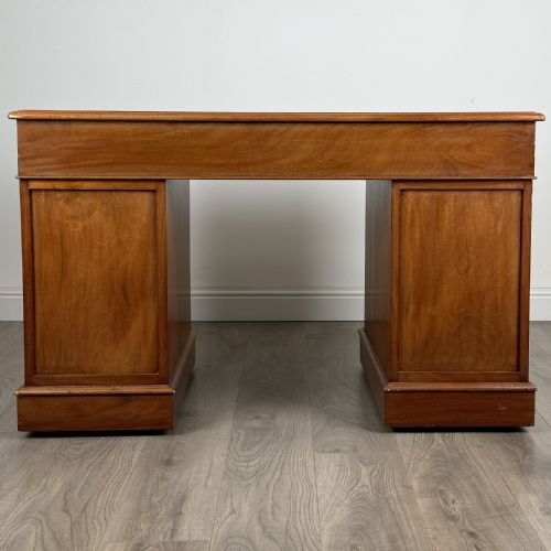 ANTIQUE 19TH CENTURY PEDESTAL DESK OF FINE QUALITY IN MAHOGANY - ADDITIONAL PHOTO 4