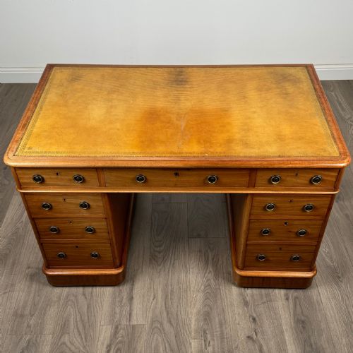 ANTIQUE 19TH CENTURY PEDESTAL DESK OF FINE QUALITY IN MAHOGANY - ADDITIONAL PHOTO 8