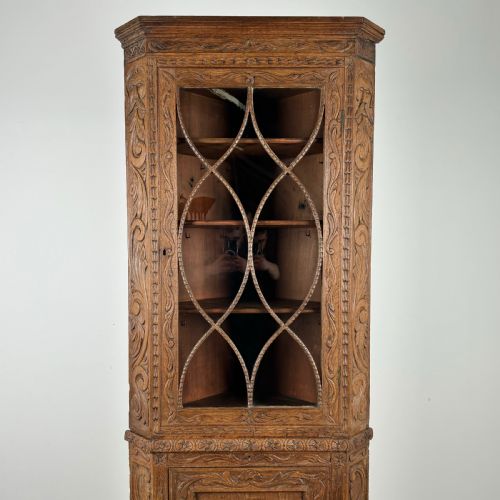 ANTIQUE 19TH CENTURY HEAVILY CARVED CORNER - ADDITIONAL PHOTO 3