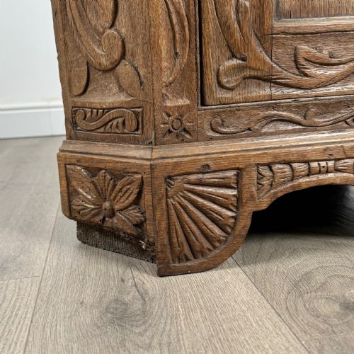 ANTIQUE 19TH CENTURY HEAVILY CARVED CORNER - ADDITIONAL PHOTO 5