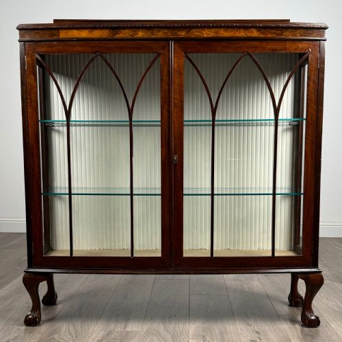 antique 20th century display cabinet in mahogany - CATEGORY: ANTIQUE CABINETS - DATED EDWARDIAN
