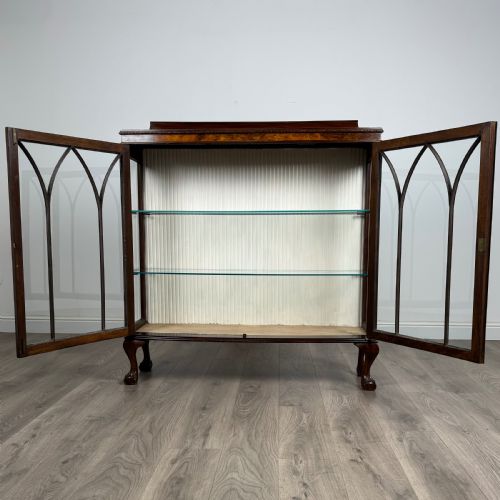 ANTIQUE 20TH CENTURY DISPLAY CABINET IN MAHOGANY - ADDITIONAL PHOTO 1