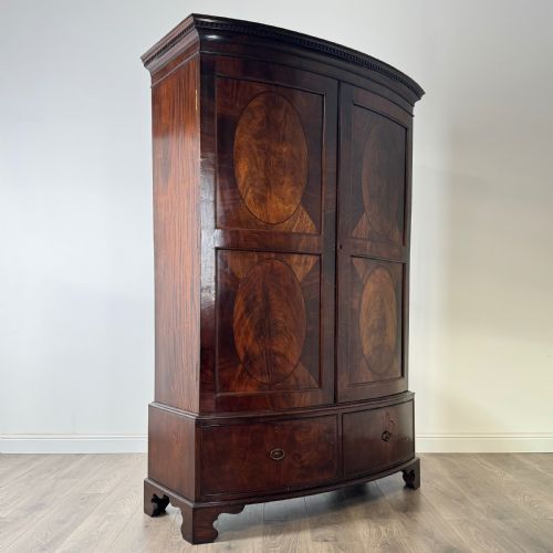 ANTIQUE 18TH CENTURY BOW FRONTED WARDROBE IN MAHOGANY - ADDITIONAL PHOTO 8