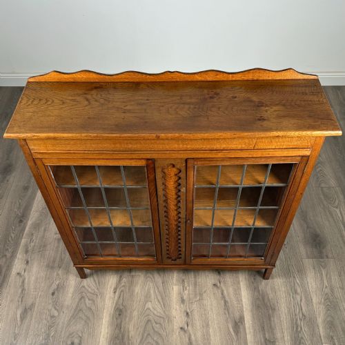 ANTIQUE 20TH CENTURY DISPLAY CABINET IN OAK - ADDITIONAL PHOTO 9