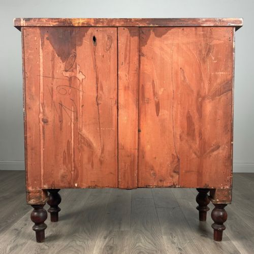 ANTIQUE 19TH CENTURY BOW FRONTED CHEST OF DRAWERS IN MAHOGANY - ADDITIONAL PHOTO 4