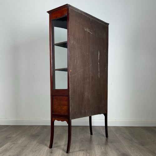 ANTIQUE 20TH CENTURY INLAID DISPLAY CABINET IN MAHOGANY - ADDITIONAL PHOTO 4
