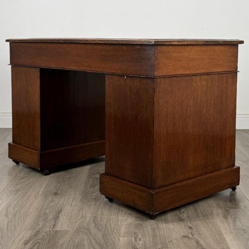 ANTIQUE 19TH CENTURY PEDESTAL DESK IN OAK - ADDITIONAL PHOTO 5