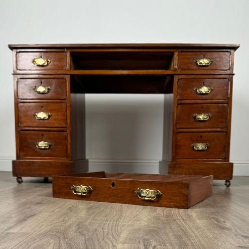 ANTIQUE 19TH CENTURY PEDESTAL DESK IN OAK - ADDITIONAL PHOTO 9