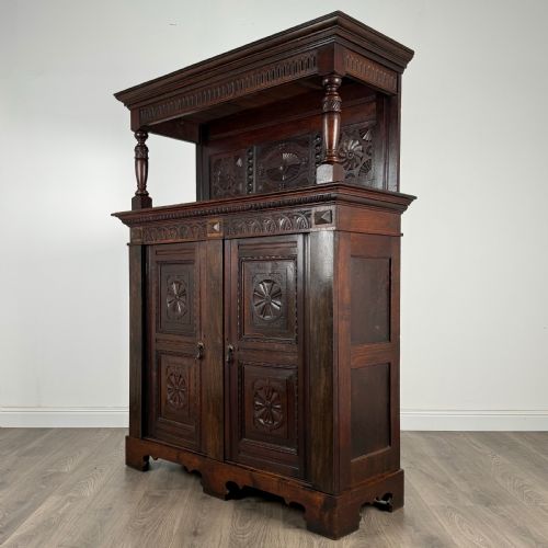 ANTIQUE 20TH CENTURY CARVED OAK CUPBOARD - ADDITIONAL PHOTO 2