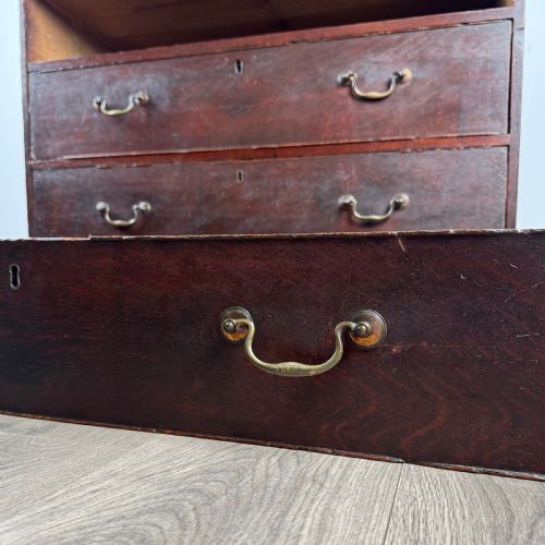ANTIQUE 18TH CENTURY OAK CHEST OF DRAWERS - ADDITIONAL PHOTO 10