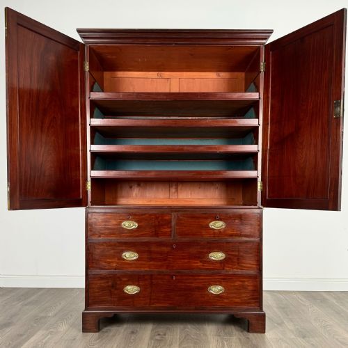 ANTIQUE 18TH CENTURY FINE QUALITY LINEN PRESS CUPBOARD - ADDITIONAL PHOTO 1