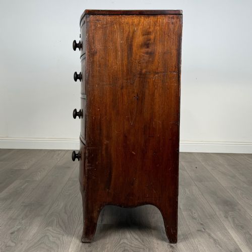 ANTIQUE 18TH CENTURY BOW FRONTED CHEST OF DRAWERS IN MAHOGANY - ADDITIONAL PHOTO 2